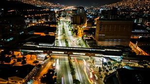 Este sábado 9 de julio, el Metro de Medellín ampliará su horario de operación comercial hasta las 12:00 de la noche