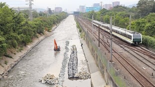 El Metro continúa con las intervenciones de puntos críticos en la margen del río Medellín