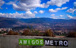 Amigos Metro ha llegado al corazón de más de 150.000 personas desde el 2002 y este año se prepara para comenzar en 40 barrios del Área Metropolitana