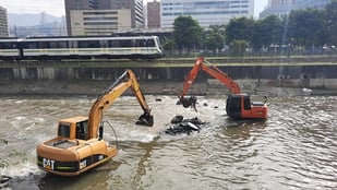 El Metro de Medellín adelanta trabajos de mantenimiento en la estructura de contención de un tramo de la vía férrea en el sur