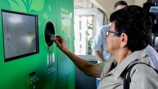 EN EL METRO LAS BOTELLAS PLÁSTICAS SE CONVERTIRÁN EN RECARGAS A LA TARJETA CÍVICA