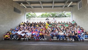 Los niños que participan en el Festival de Festivales Los Paisitas conocen y disfrutan en la red del Metro de Medellín