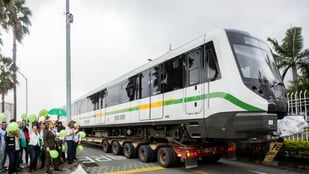 CON NUEVOS TRENES SE CELEBRAN 21 AÑOS DE CRECIMIENTO Y EXPANSIÓN